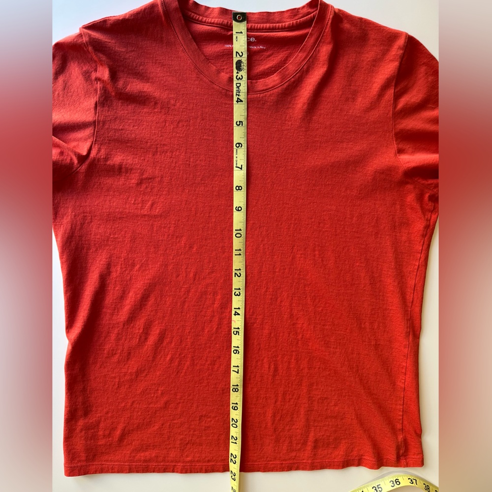 Vince essential Pima cotton crew neck T-shirt (L, vermillion) - has flaw - Picture 5 of 10